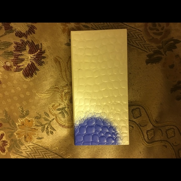 The Edit Palette - Kendall Jenner - Picture 3 of 5